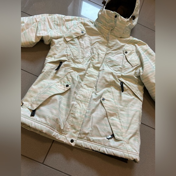 Salomon Women’s Winter Jacket - Size M - Picture 3 of 11